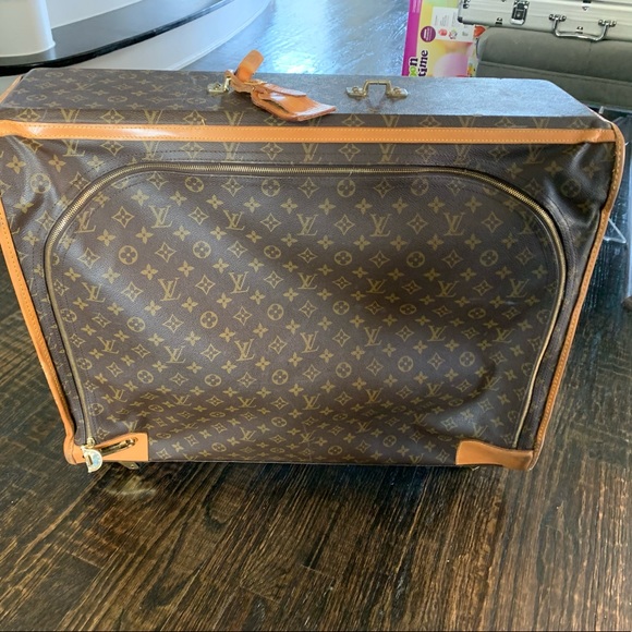 Vintage 1980s Louis Vuitton Suitcase w/Wheels ✅ AUTHENTICATED BY POSHMARK✅ - Picture 1 of 12